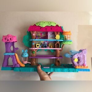 Polly Pocket | 2021 Pollyville Pet Treehouse Playset